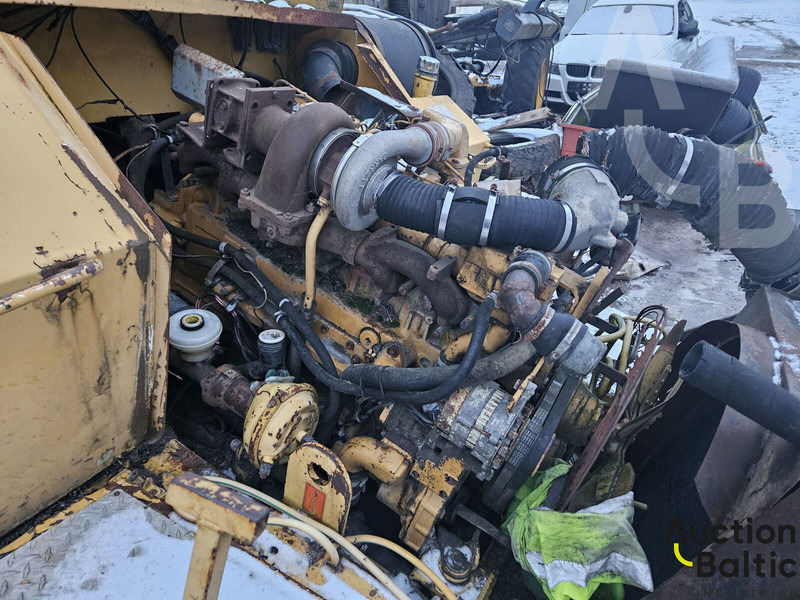 Moxy - Csuklós dömper: 5 kép. Moxy - Csuklós dömper: 5 kép.