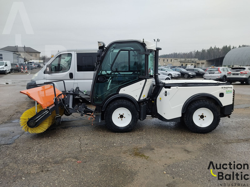 Multihog CX75 - Utcaseprő gép: 3 kép. Multihog CX75 - Utcaseprő gép: 3 kép.