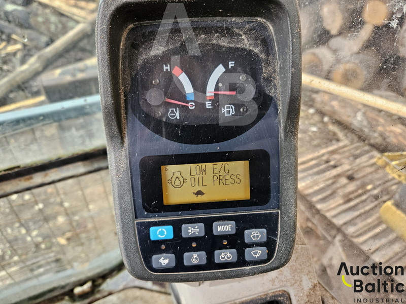 Lánctalpas kotró New Holland E 145: 20 kép.