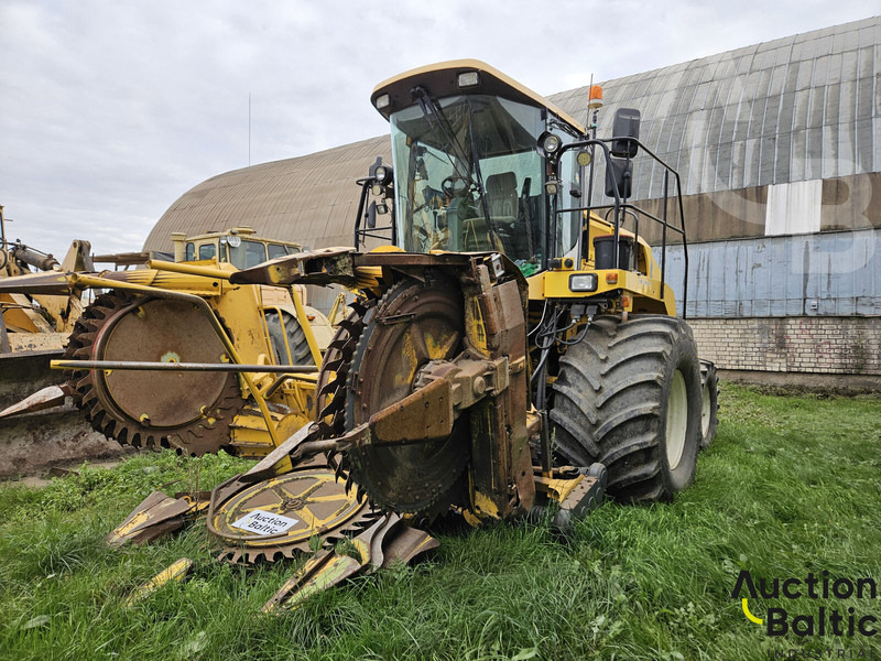 New Holland FX 50 - Önjáró szecskázógép: 2 kép. New Holland FX 50 - Önjáró szecskázógép: 2 kép.