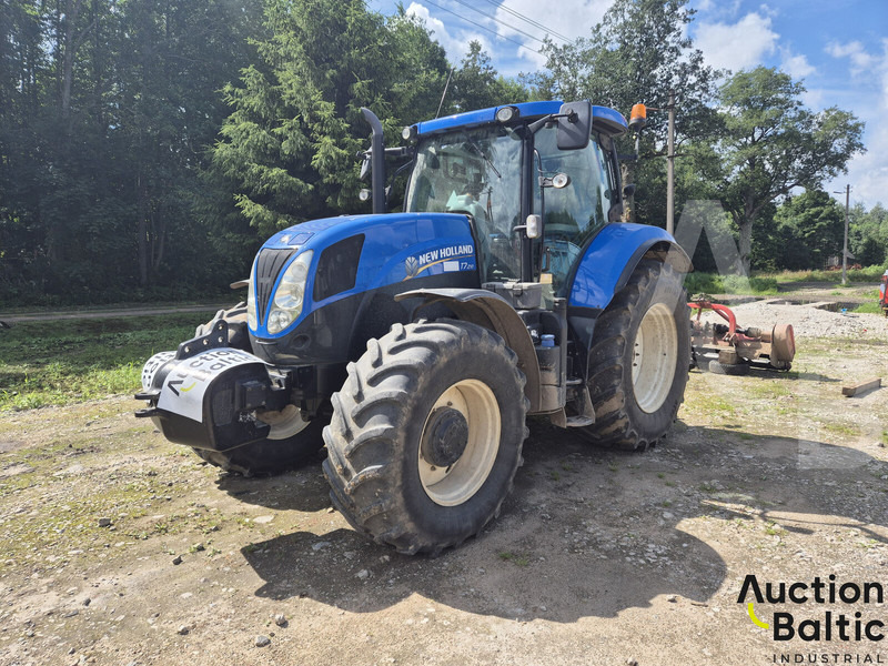 New Holland T 7.210 - Traktor: 2 kép. New Holland T 7.210 - Traktor: 2 kép.