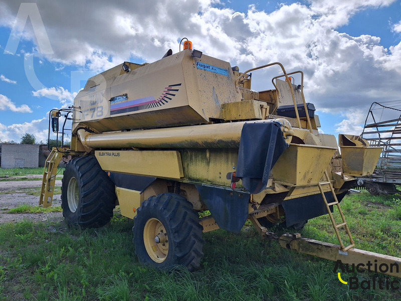 New Holland TF 78 - Kombájn: 4 kép. New Holland TF 78 - Kombájn: 4 kép.