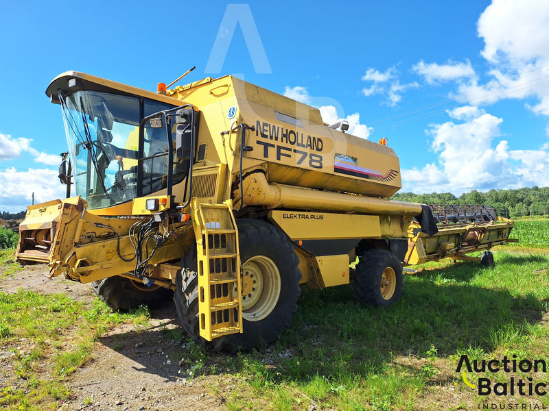New Holland TF 78 - Kombájn: 1 kép. New Holland TF 78 - Kombájn: 1 kép.