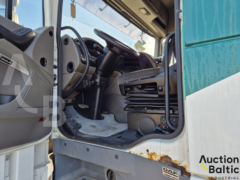 DAF FT XF105 - Nyergesvontató: 5 kép. DAF FT XF105 - Nyergesvontató: 5 kép.