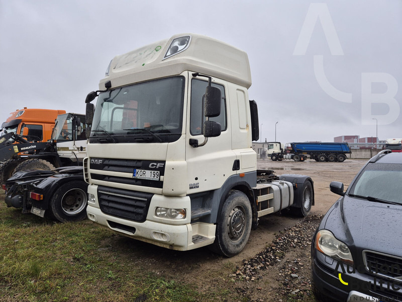 DAF FTCF85.410T - Nyergesvontató: 1 kép. DAF FTCF85.410T - Nyergesvontató: 1 kép.