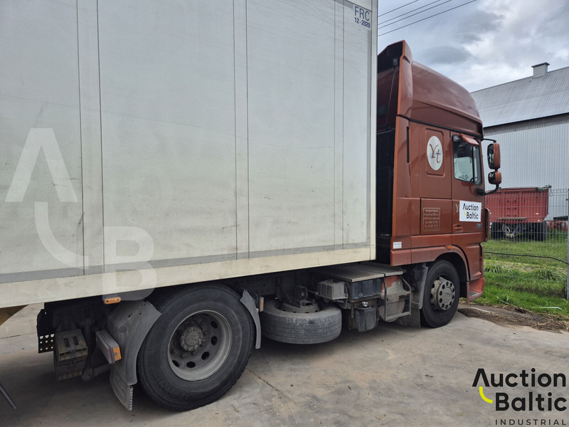 DAF FTXF105 - Nyergesvontató: 4 kép. DAF FTXF105 - Nyergesvontató: 4 kép.