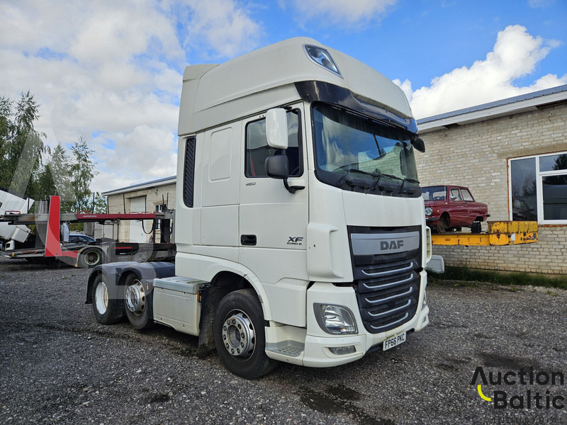 DAF XF460 - Nyergesvontató: 1 kép. DAF XF460 - Nyergesvontató: 1 kép.