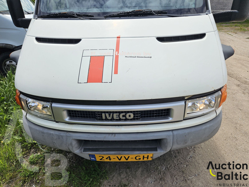 Iveco 40 C - Nyergesvontató: 5 kép. Iveco 40 C - Nyergesvontató: 5 kép.