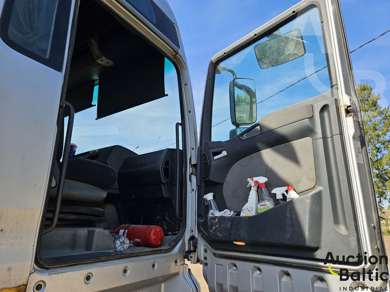 MAN TGA18.430 - Nyergesvontató: 5 kép. MAN TGA18.430 - Nyergesvontató: 5 kép.