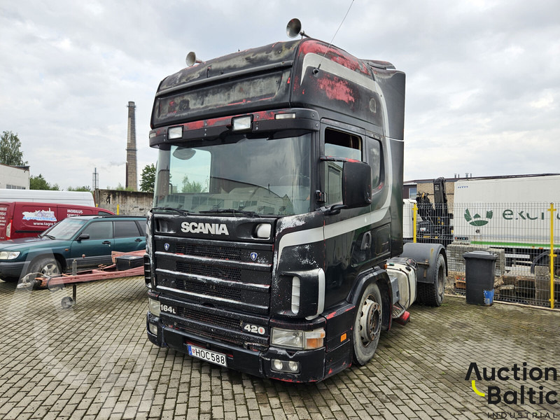 Scania 420 - Nyergesvontató: 1 kép. Scania 420 - Nyergesvontató: 1 kép.