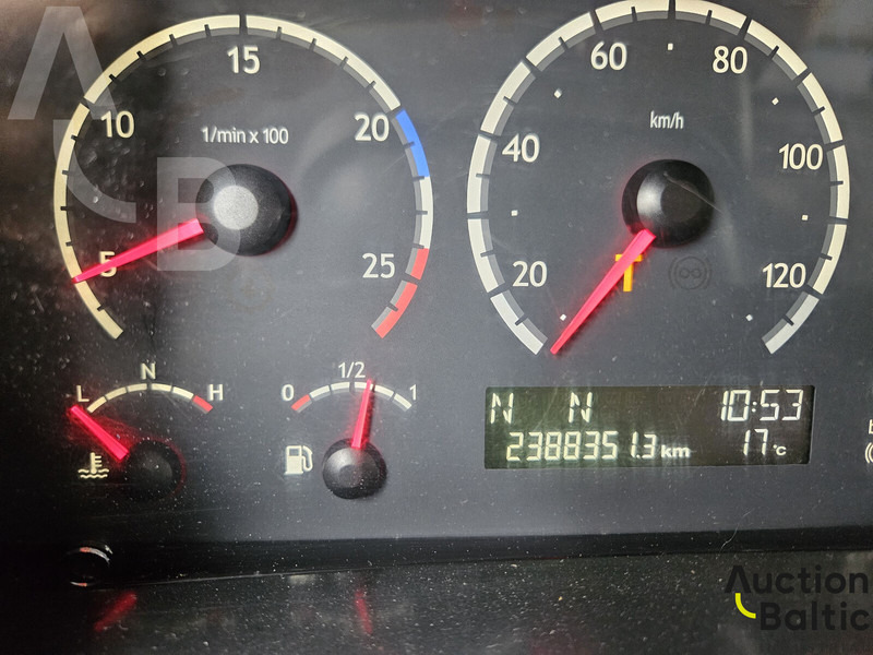 Nyergesvontató Scania P 380: 9 kép. Nyergesvontató Scania P 380: 9 kép.