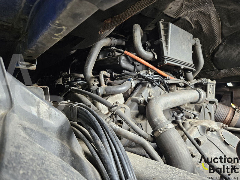 Nyergesvontató Scania P 380: 15 kép. Nyergesvontató Scania P 380: 15 kép.