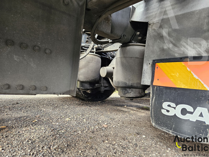 Nyergesvontató Scania P 380: 17 kép. Nyergesvontató Scania P 380: 17 kép.