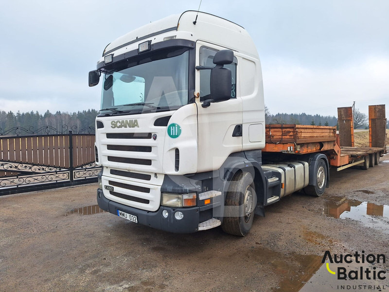 Scania R 420 LA4X2MNA - Nyergesvontató: 2 kép. Scania R 420 LA4X2MNA - Nyergesvontató: 2 kép.