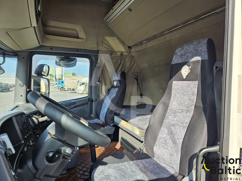 Scania R 420 - Nyergesvontató: 5 kép. Scania R 420 - Nyergesvontató: 5 kép.