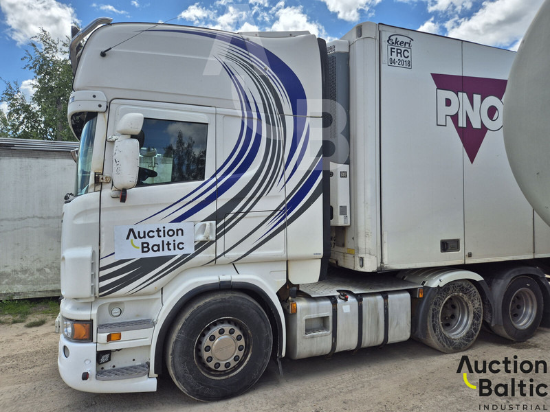 Scania R 560 - Nyergesvontató: 2 kép. Scania R 560 - Nyergesvontató: 2 kép.