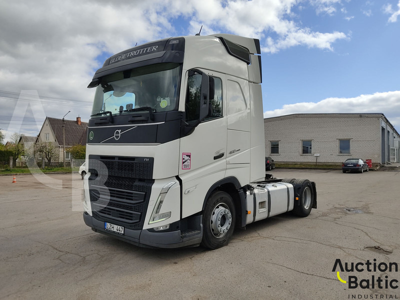 Volvo FH460 - Nyergesvontató: 1 kép. Volvo FH460 - Nyergesvontató: 1 kép.