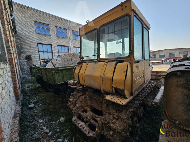 Onbekend DT-75 - Lánctalpas traktor: 4 kép. Onbekend DT-75 - Lánctalpas traktor: 4 kép.