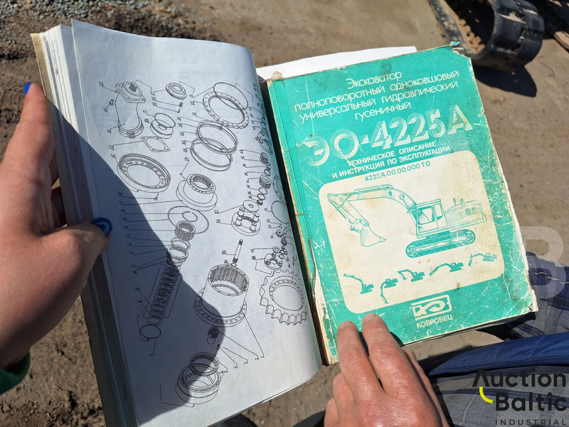 Lánctalpas kotró Onbekend EO-4225A: 20 kép.