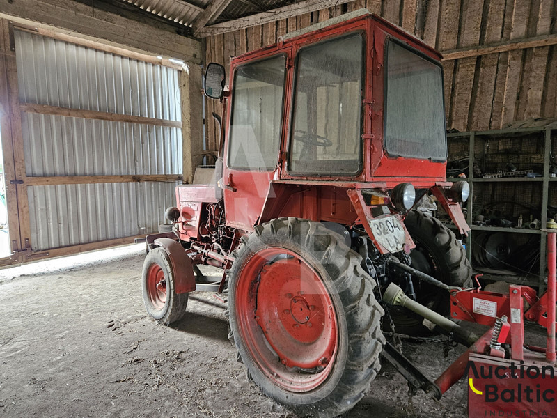 Onbekend T-25A - Traktor: 2 kép. Onbekend T-25A - Traktor: 2 kép.