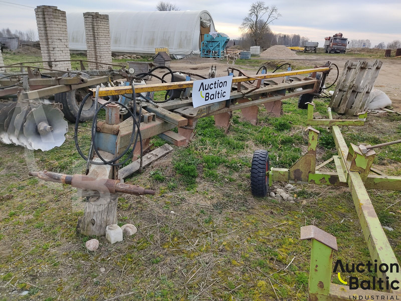 Overum C598L - Eke: 3 kép. Overum C598L - Eke: 3 kép.