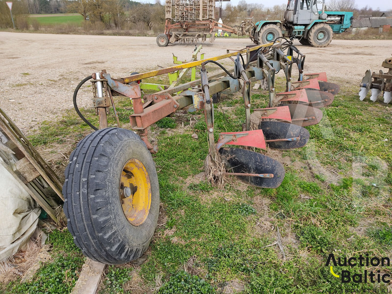 Overum C598L - Eke: 2 kép. Overum C598L - Eke: 2 kép.