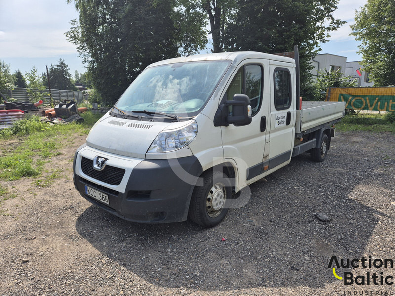 Peugeot Boxer - Platós kisteherautó, Duplakabinos kisteherautó: 2 kép. Peugeot Boxer - Platós kisteherautó, Duplakabinos kisteherautó: 2 kép.
