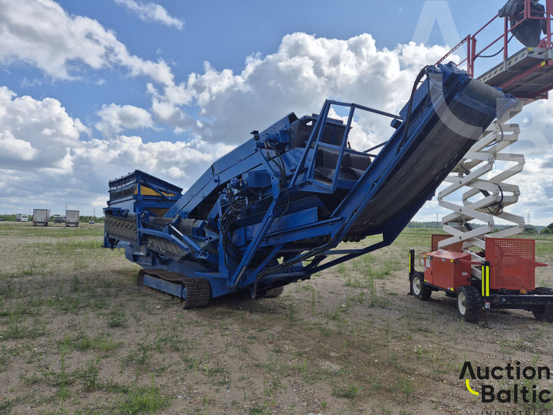 Powerscreen Chieftain 600 - Osztályozó berendezés: 1 kép. Powerscreen Chieftain 600 - Osztályozó berendezés: 1 kép.
