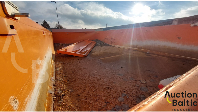 Pronar T 679/2 - Pótkocsi billenőplatós: 4 kép. Pronar T 679/2 - Pótkocsi billenőplatós: 4 kép.