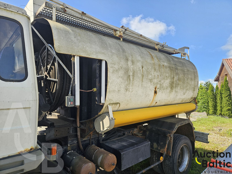 Renault Midliner S 150 - Tartályos teherautó: 3 kép. Renault Midliner S 150 - Tartályos teherautó: 3 kép.