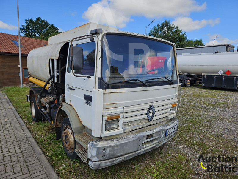 Renault Midliner S 150 - Tartályos teherautó: 2 kép. Renault Midliner S 150 - Tartályos teherautó: 2 kép.