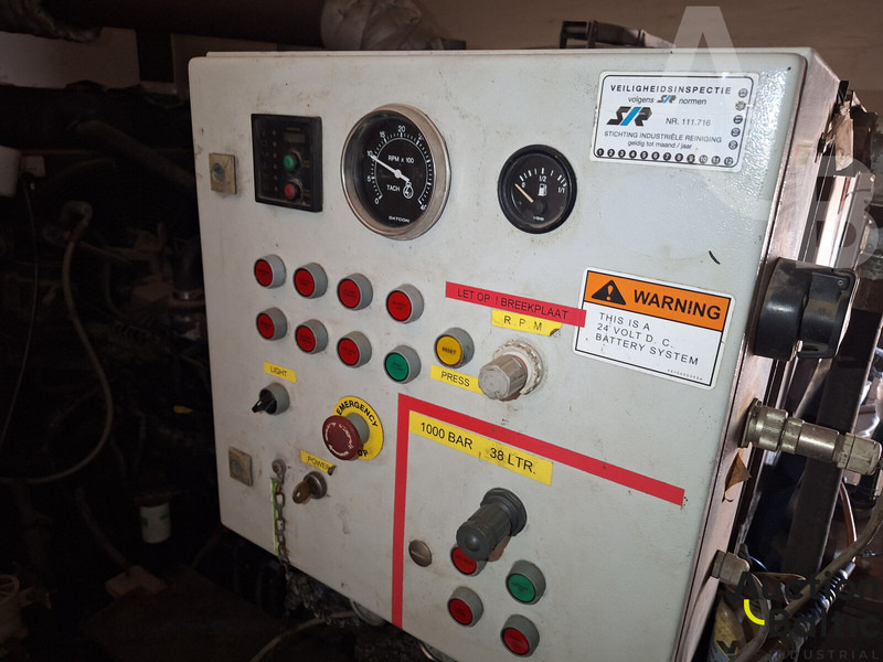 Renault Midlum 180.08 - Szippantós autó: 5 kép. Renault Midlum 180.08 - Szippantós autó: 5 kép.