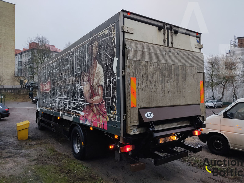 Renault Midlum 240.18 - Hűtős teherautó: 4 kép. Renault Midlum 240.18 - Hűtős teherautó: 4 kép.