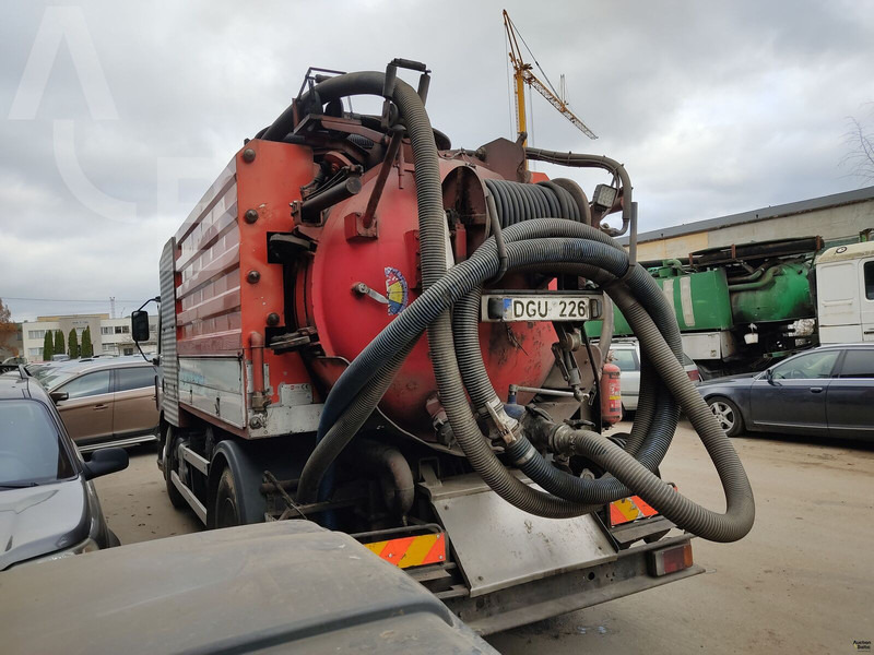 Renault Premium 250.18 - Szippantós autó: 4 kép. Renault Premium 250.18 - Szippantós autó: 4 kép.