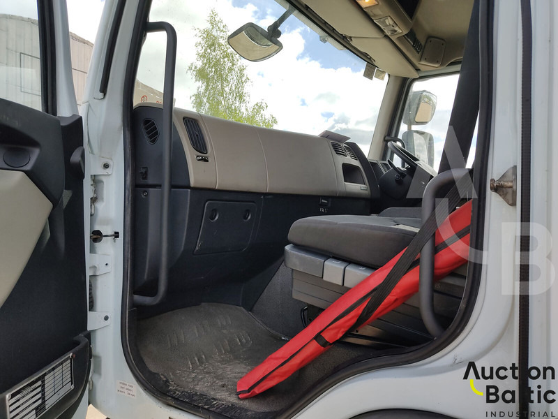 Renault Premium - Autószállító teherautó: 5 kép. Renault Premium - Autószállító teherautó: 5 kép.