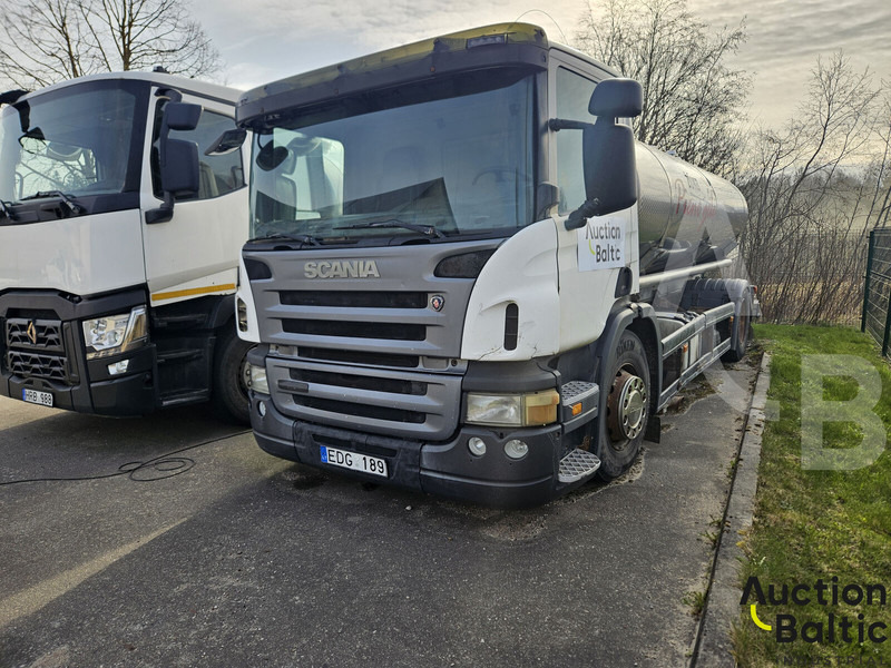 Scania P 230 - Tartályos teherautó: 1 kép. Scania P 230 - Tartályos teherautó: 1 kép.