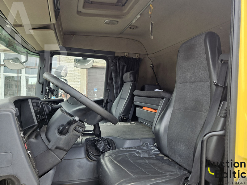 Scania P 380 - Vontató: 5 kép. Scania P 380 - Vontató: 5 kép.