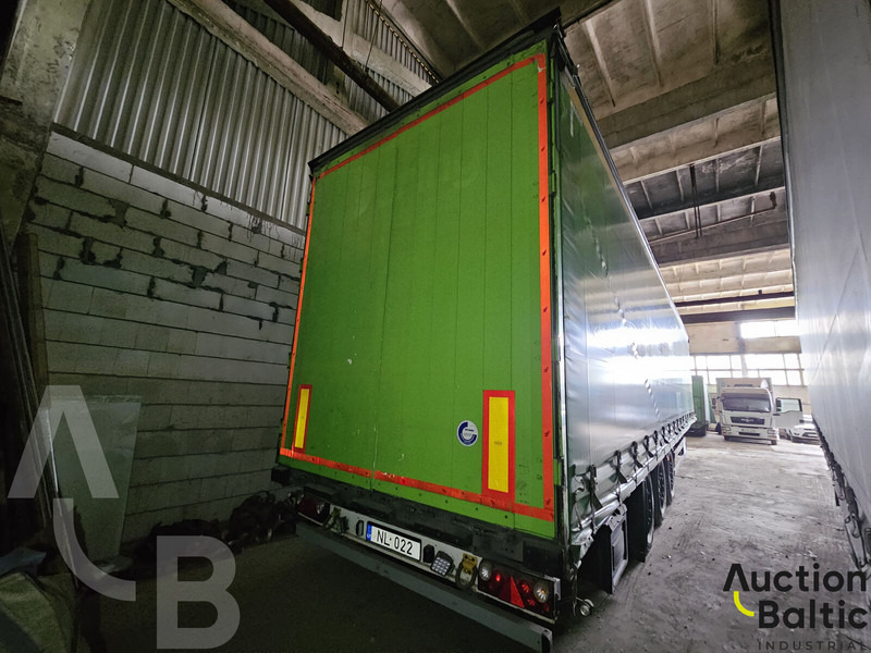 Schmitz Cargobull SCB*S3T - Ponyvás félpótkocsi: 3 kép. Schmitz Cargobull SCB*S3T - Ponyvás félpótkocsi: 3 kép.