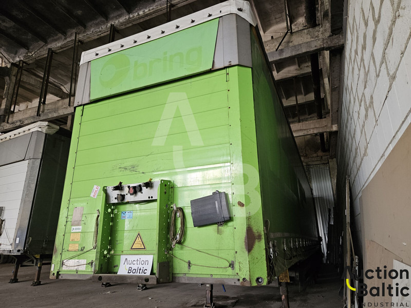 Schmitz Cargobull SCB*S3T - Ponyvás félpótkocsi: 2 kép. Schmitz Cargobull SCB*S3T - Ponyvás félpótkocsi: 2 kép.