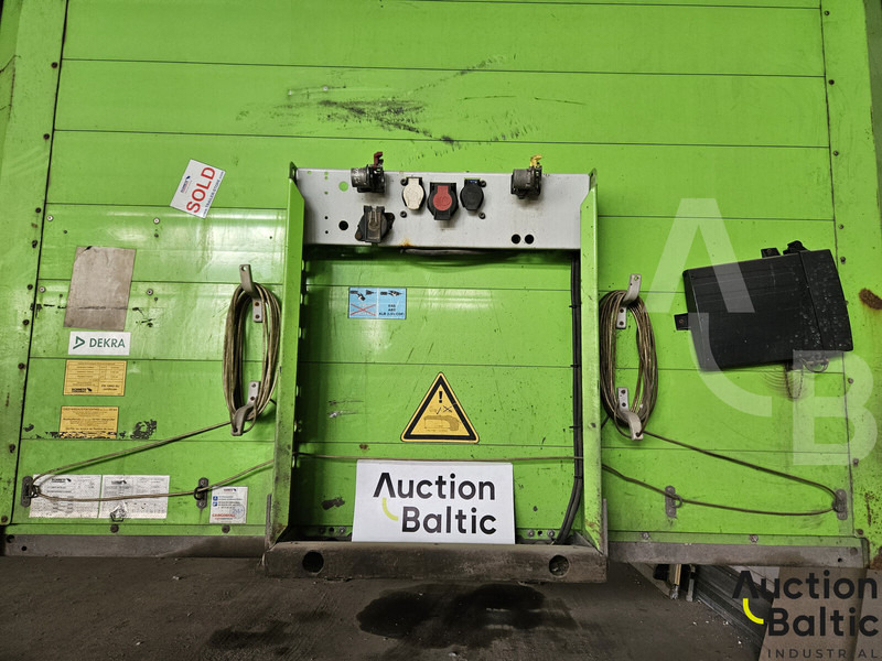 Schmitz Cargobull SCB*S3T - Ponyvás félpótkocsi: 5 kép. Schmitz Cargobull SCB*S3T - Ponyvás félpótkocsi: 5 kép.