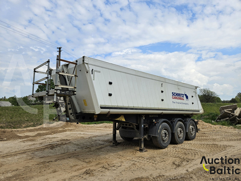 Schmitz-Gotha SKI 24-7.2 - Ponyvás félpótkocsi: 2 kép. Schmitz-Gotha SKI 24-7.2 - Ponyvás félpótkocsi: 2 kép.