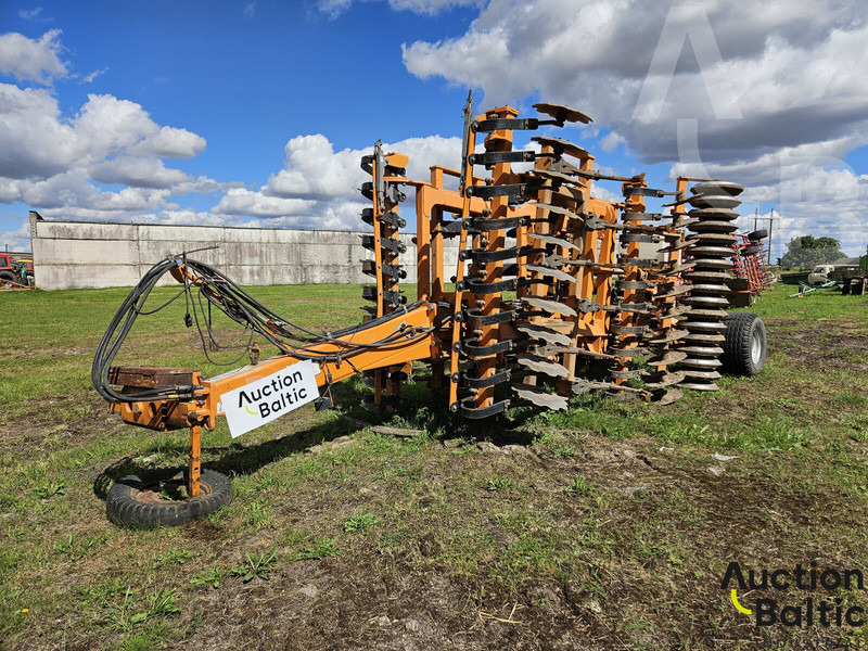 Simba SL500 - Tárcsás borona: 1 kép. Simba SL500 - Tárcsás borona: 1 kép.