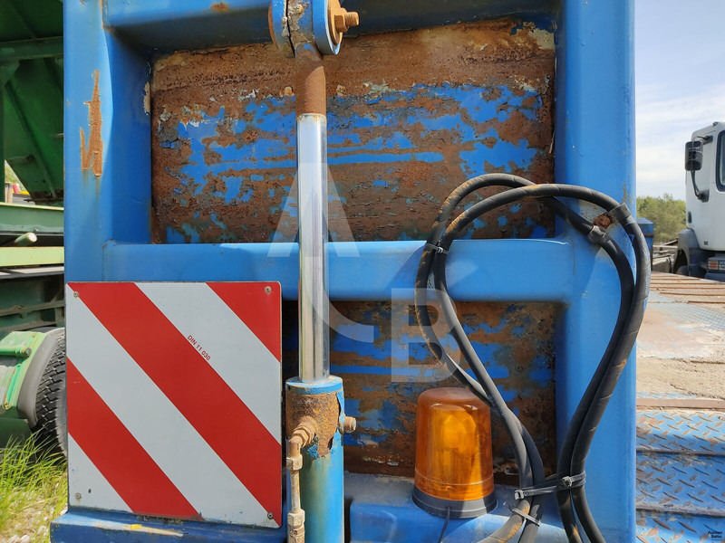 Stokota S3N - Félpótkocsi mélybölcsős: 5 kép. Stokota S3N - Félpótkocsi mélybölcsős: 5 kép.