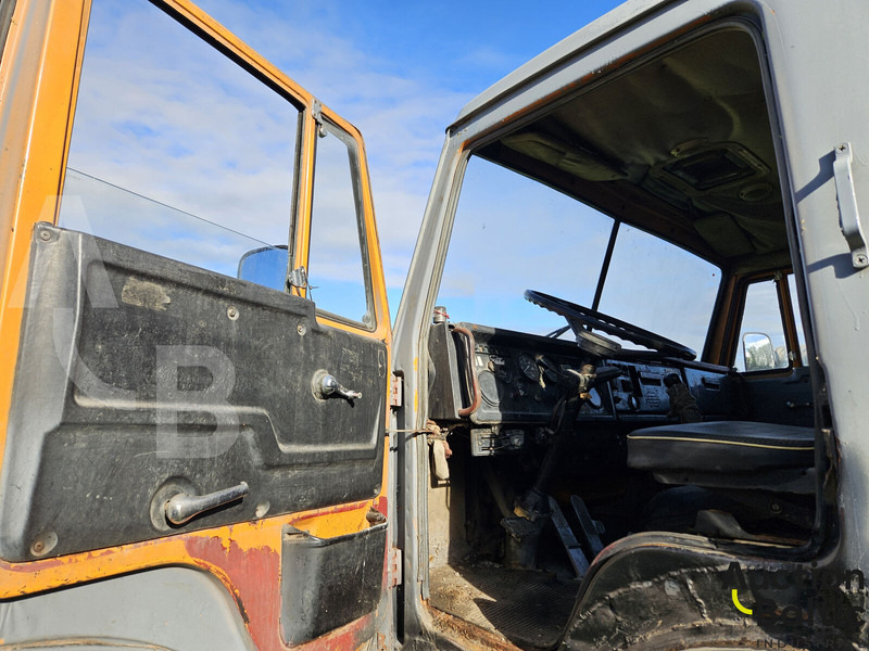 Kamaz 55102 - Teherautó: 5 kép. Kamaz 55102 - Teherautó: 5 kép.