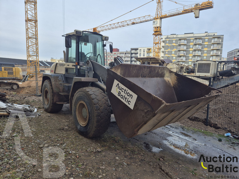 Terex TL 260 - Gumikerekes homlokrakodó: 1 kép. Terex TL 260 - Gumikerekes homlokrakodó: 1 kép.
