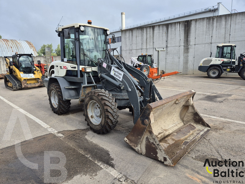 Terex TL 70 S - Gumikerekes homlokrakodó: 1 kép. Terex TL 70 S - Gumikerekes homlokrakodó: 1 kép.