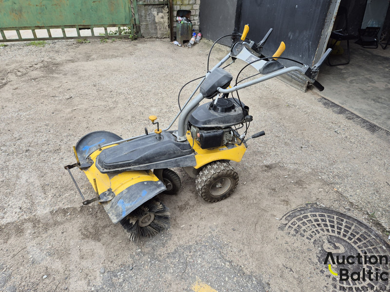 Texas Smart Sweep 800 - Utcaseprő gép: 1 kép. Texas Smart Sweep 800 - Utcaseprő gép: 1 kép.