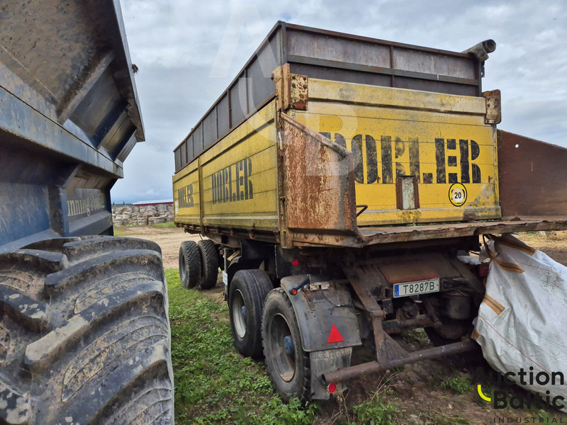 Tipper semi-trailer - Ponyvás félpótkocsi: 3 kép. Tipper semi-trailer - Ponyvás félpótkocsi: 3 kép.