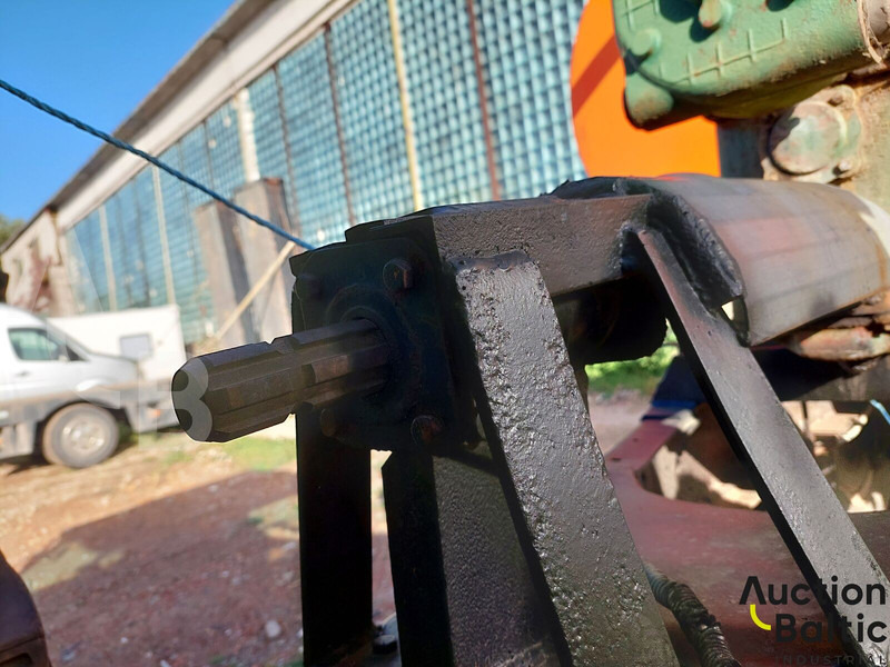 Trailer for transporting and watering water - Tartályos pótkocsi: 5 kép. Trailer for transporting and watering water - Tartályos pótkocsi: 5 kép.