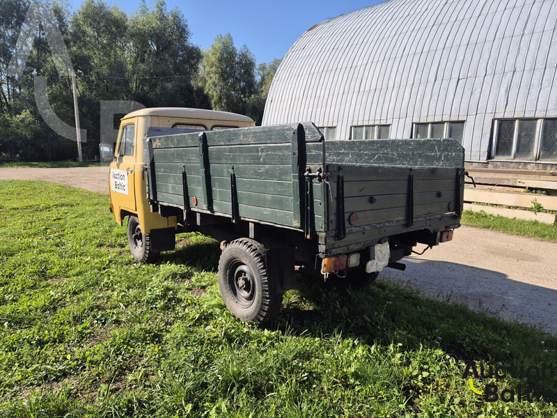 UAZ UAZ 3303 - Platós kisteherautó: 4 kép. UAZ UAZ 3303 - Platós kisteherautó: 4 kép.